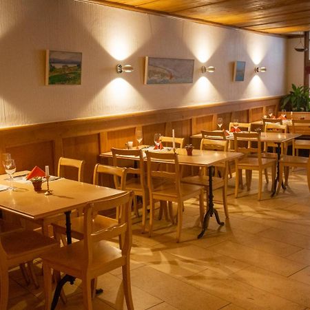 Hotel Zum Alten Schweizer トヴァン エクステリア 写真