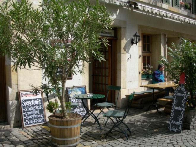 Hotel Zum Alten Schweizer トヴァン エクステリア 写真