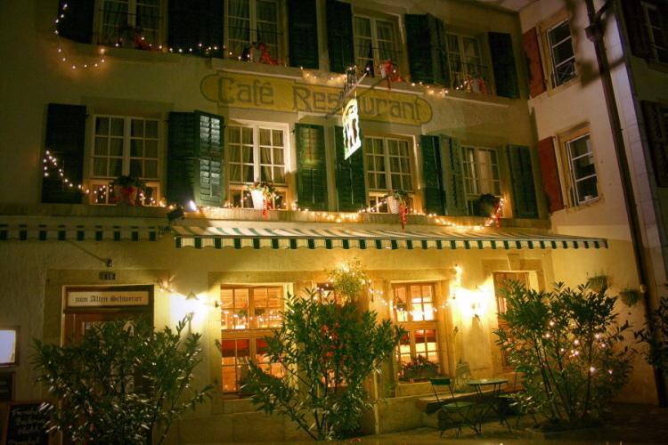 Hotel Zum Alten Schweizer トヴァン エクステリア 写真